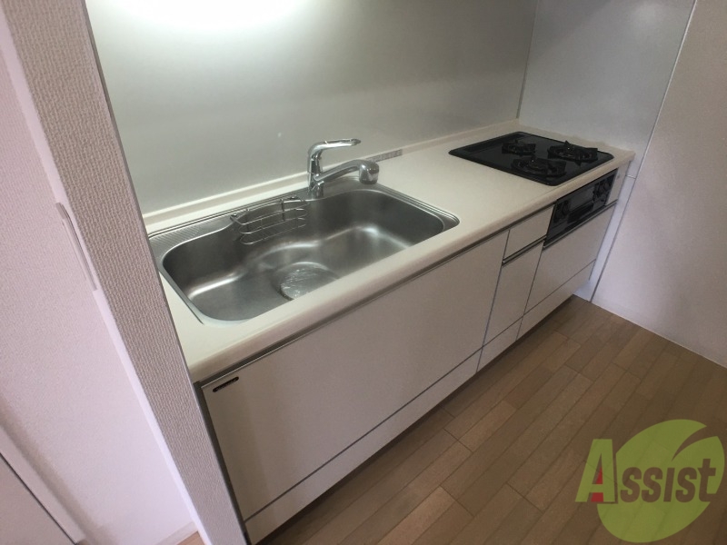 キッチン　洗い場が大きくて洗い物もしやすそうです。