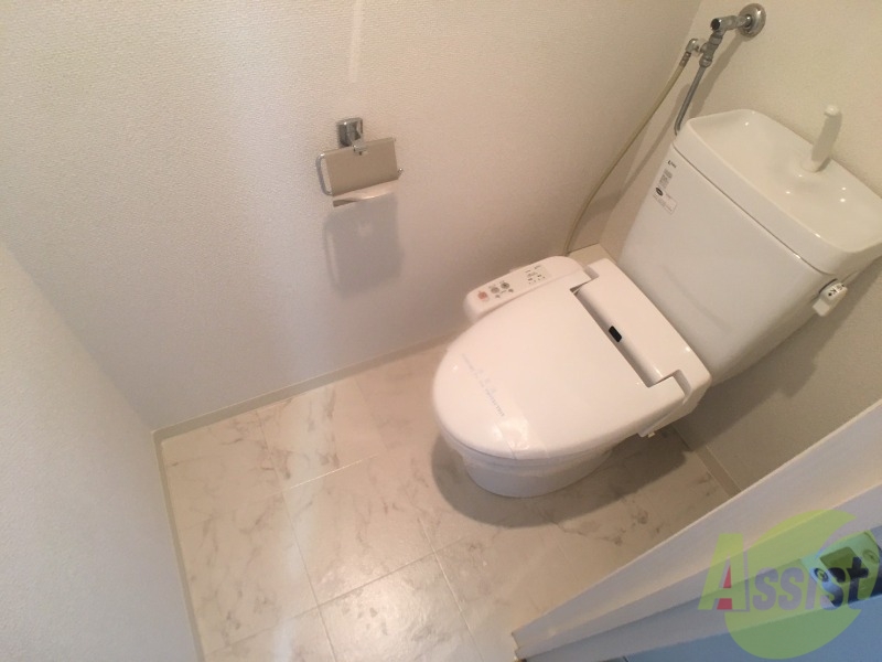 トイレ　ウォシュレット機能がついたトイレ。安心して使用できますね。