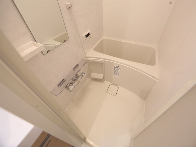 バス・シャワールーム　浴室暖房乾燥機付　追い焚き・オートバス機能付お風呂