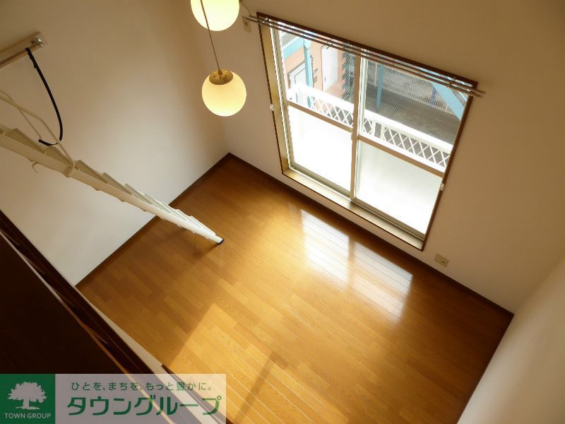 居室・リビング　ロフトがあるので天井が高く開放感が得られます