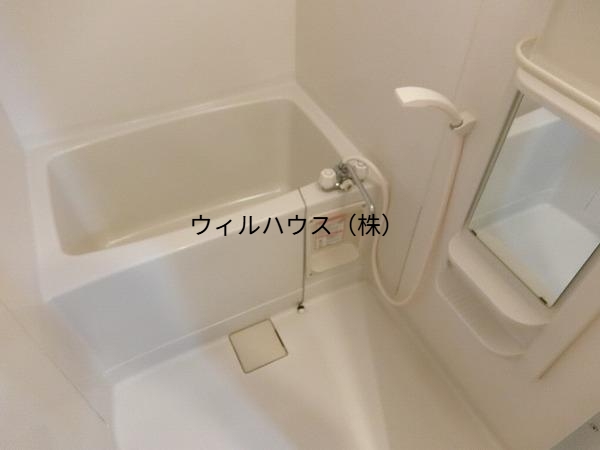 バス・シャワールーム　浴室乾燥機付きバス！