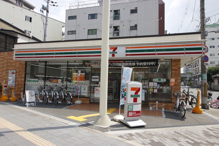 コンビニ　セブンイレブン大阪岸里３丁目店（コンビニ）まで200m