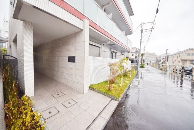 エントランス　★お部屋探しはタウンハウジング稲田堤店まで★