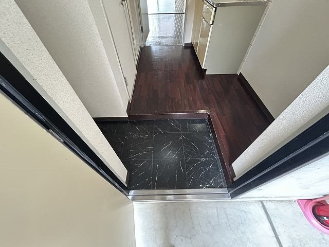 玄関　同マンション別部屋