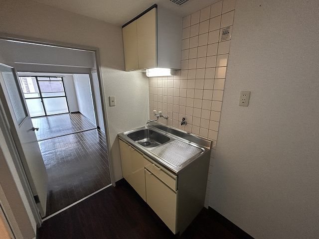 キッチン　同マンション別部屋