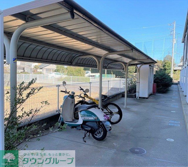 その他　屋根付き駐輪場