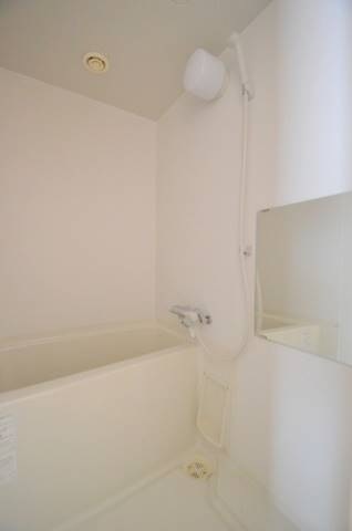 バス・シャワールーム　清潔感溢れるお風呂