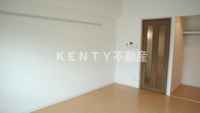 その他部屋・スペース　落ち着いて過ごせるお部屋なので、寝室にいかがでしょうか