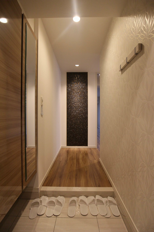 建物外観　玄関別号室写真