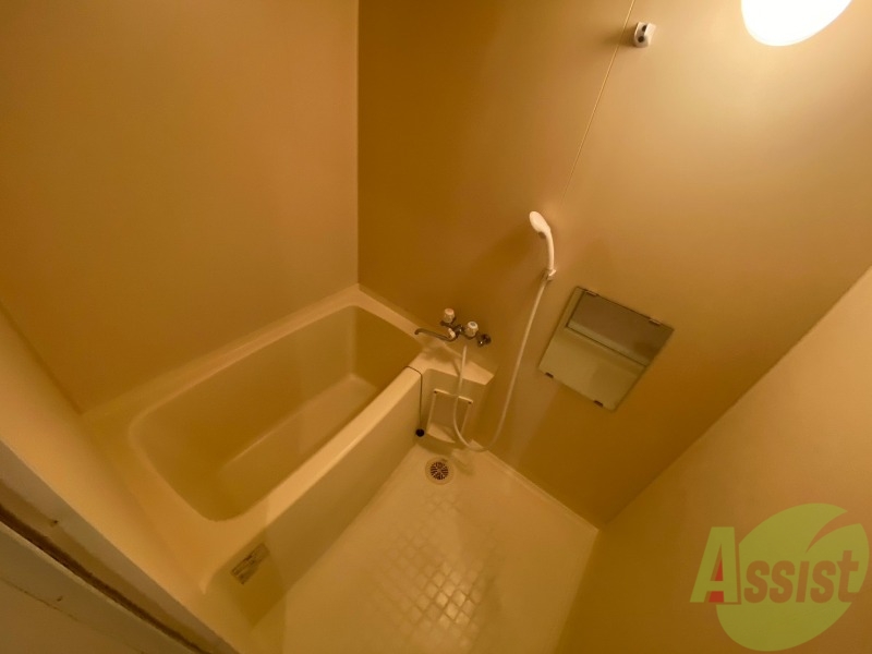 バス・シャワールーム　お風呂になります。一日の疲れを癒してくださいね。