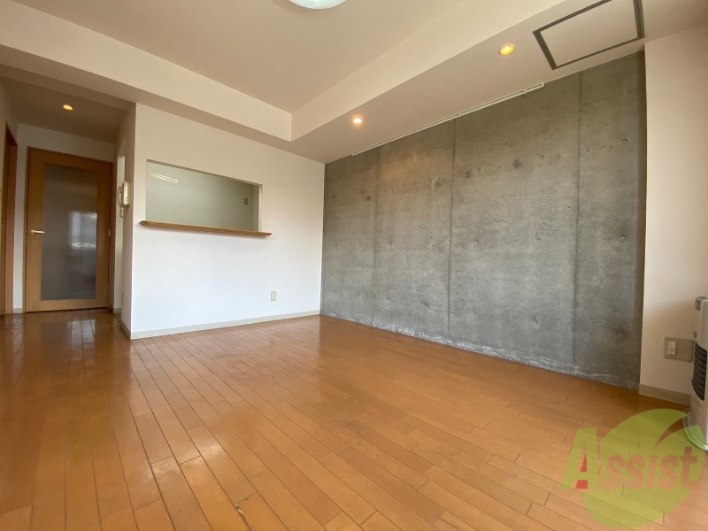 居室・リビング　広くてキレイなお部屋が広がっていて、充実した生活が送れそう。