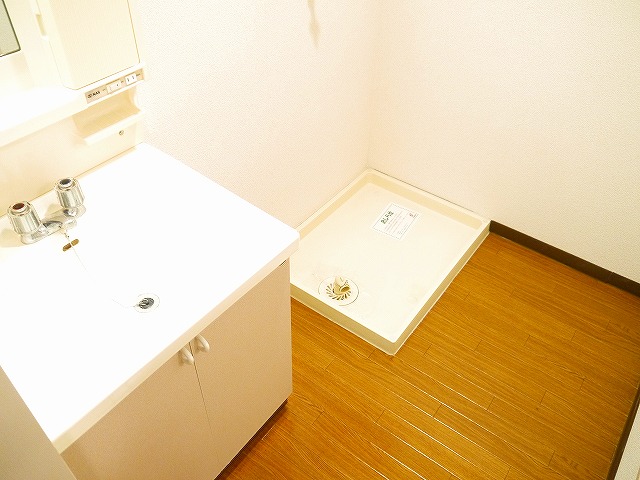 洗面設備　スペースが確保できる洗面所です