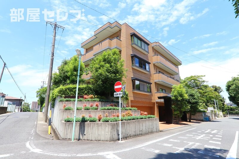 建物外観　分譲賃貸マンション。