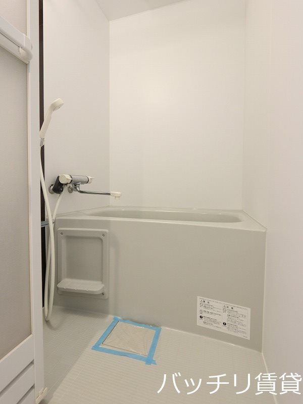 バス・シャワールーム　同型タイプの為、現状を優先致します。