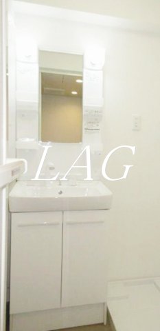 洗面設備　独立洗面台です。