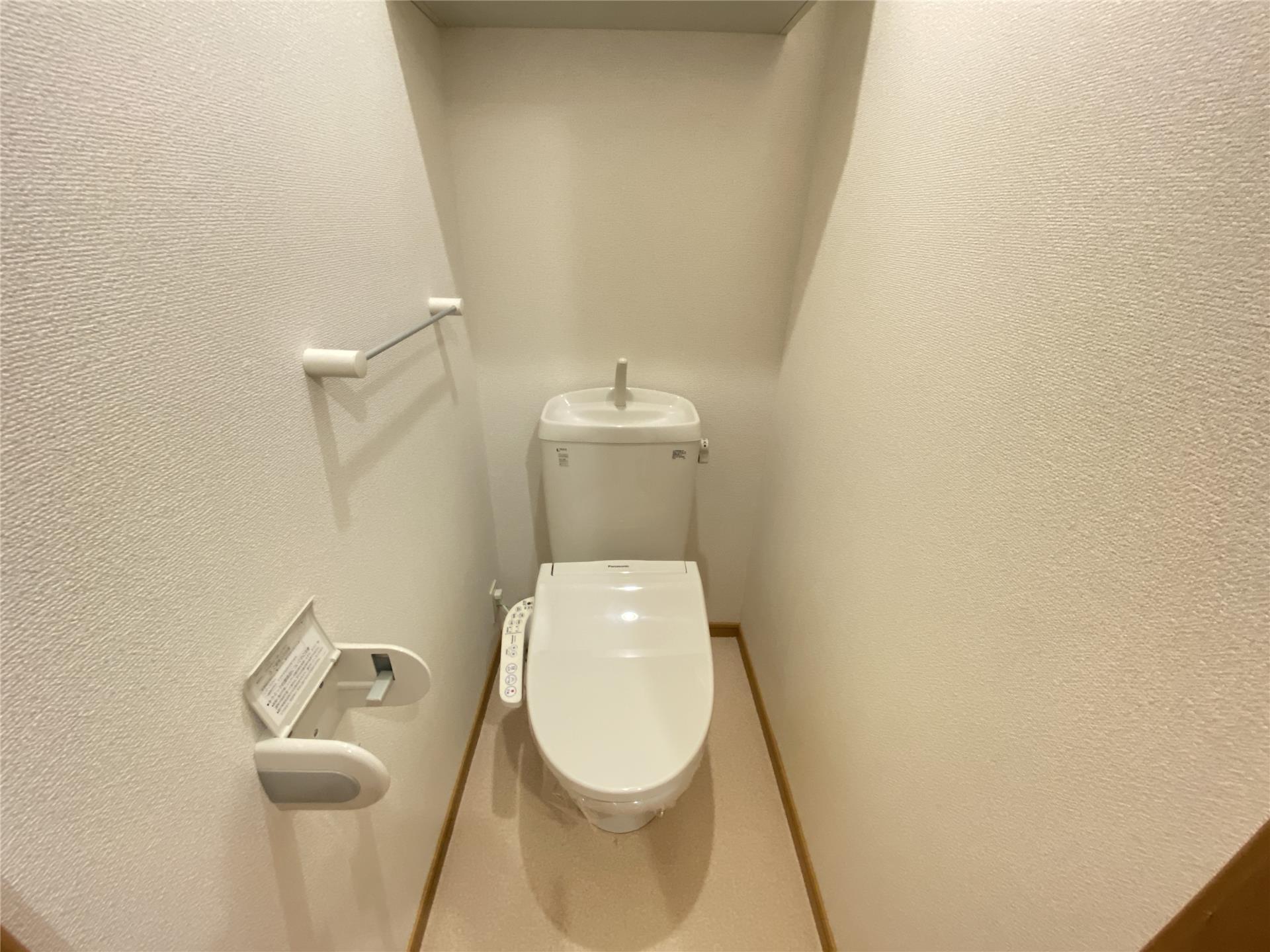 トイレ　温水洗浄便座