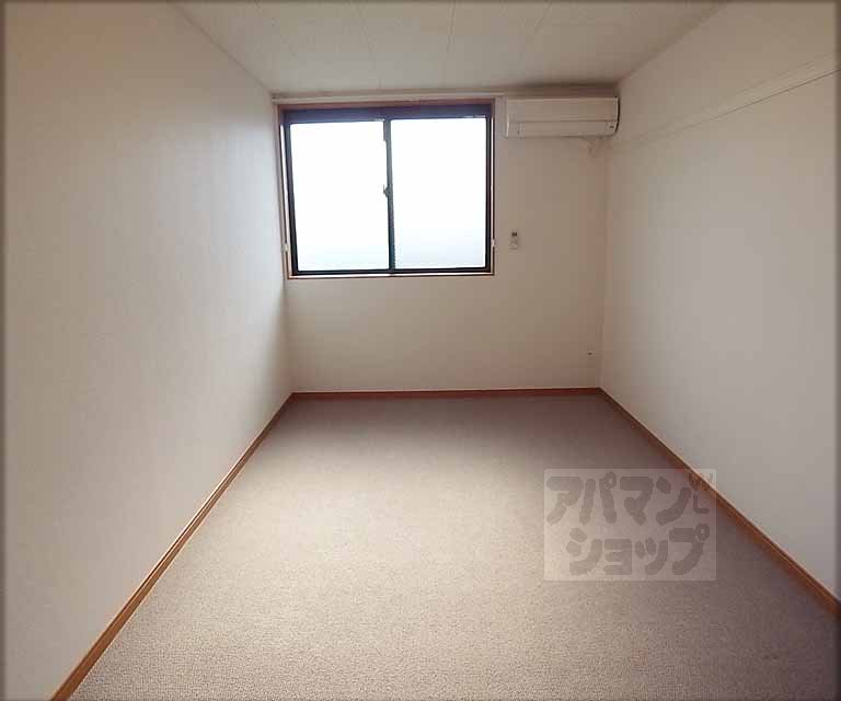 居室・リビング　カーペットタイプなので傷の心配なし！