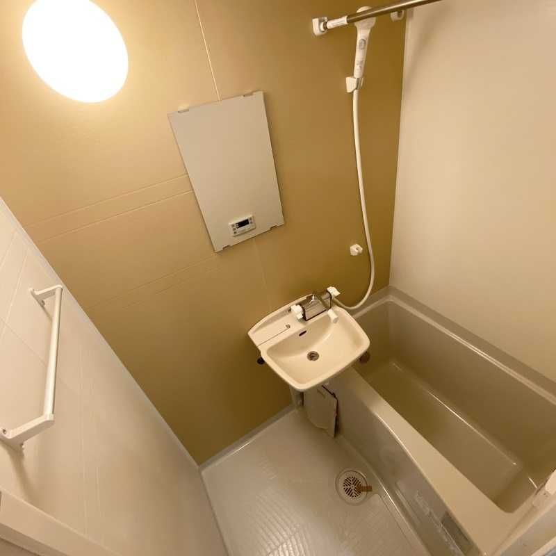 バス・シャワールーム　バス