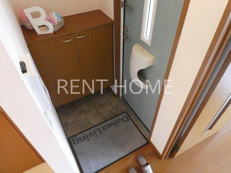 玄関　下駄箱あります