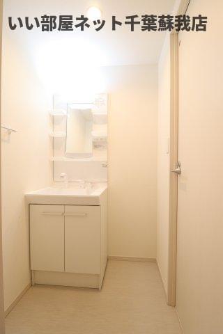 洗面設備　使いやすい洗面所です