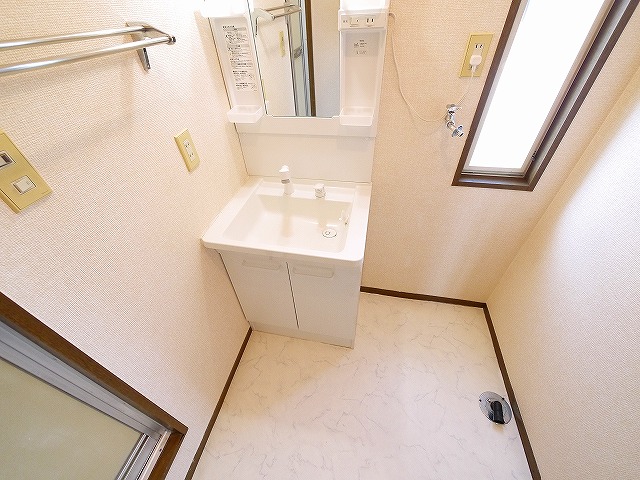 洗面設備　使いやすい洗面所です