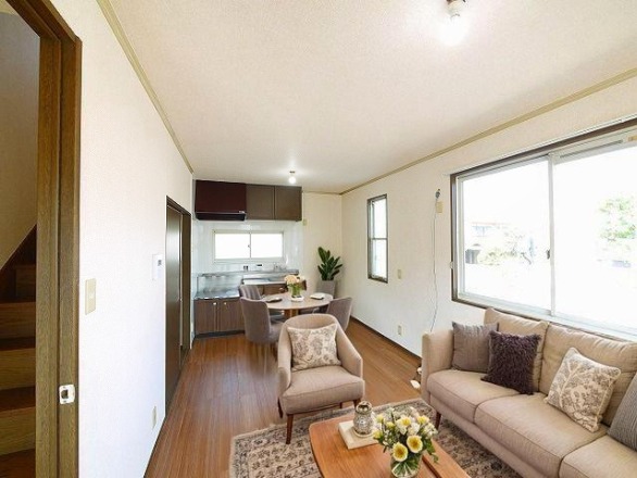 居室・リビング　CGで家具等を配置したもので家具等は含まれません