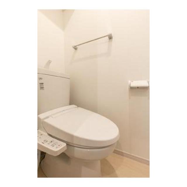 トイレ　※写真は同タイプ住戸です。