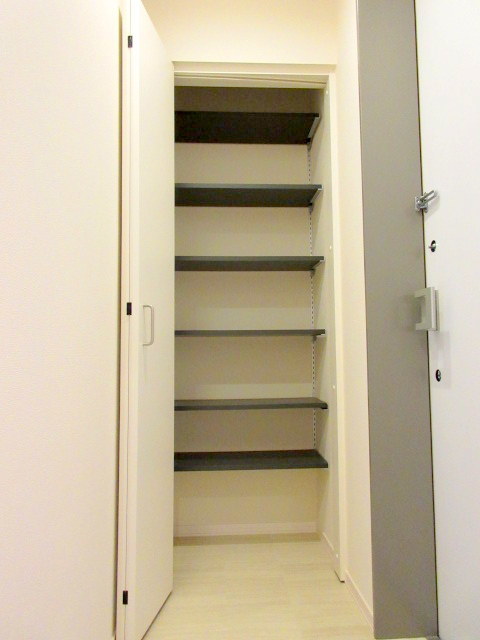 玄関　広々シューズクローク