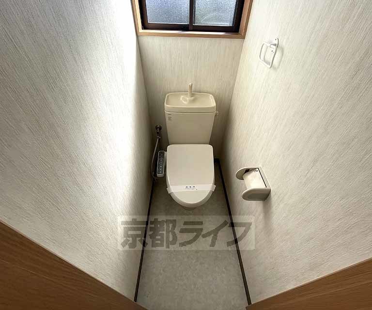 トイレ　ウォシュレットつき