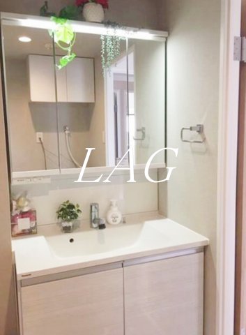 洗面設備　独立洗面台です。