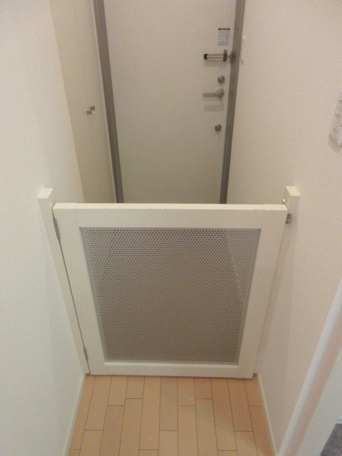 玄関　同建物・別号室画像・同仕様