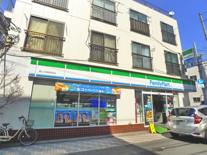 コンビニ　ファミリーマート（コンビニ）まで100m