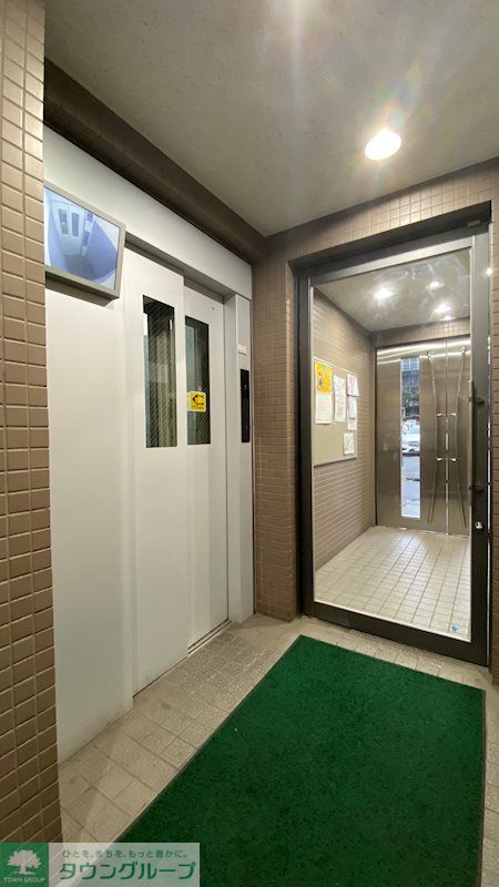 ロビー　エレベーター