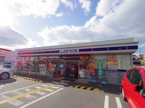 コンビニ　ローソン 斑鳩龍田西八丁目店（コンビニ）まで645m