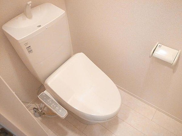 トイレ　温水洗浄暖房便座