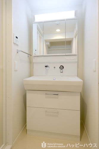 洗面設備　建設中の部屋の為、類似物件です。現状を優先とさせて頂きます。