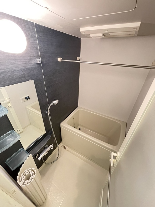 バス・シャワールーム　浴室乾燥機付き♪