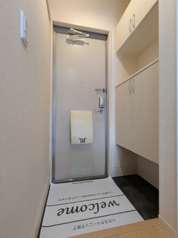 玄関　図面と現状に相違がある場合には現状を優先