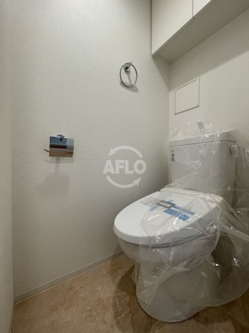 トイレ　セレニテ難波グランデシュッド　温水洗浄便座