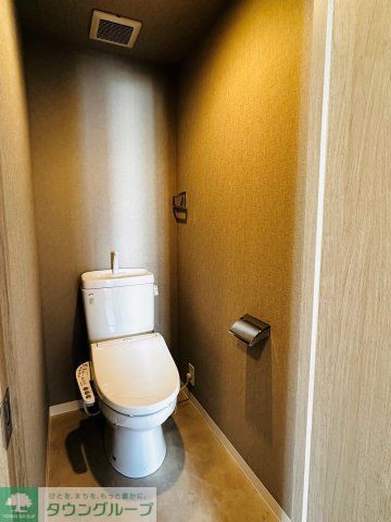 トイレ　参考写真（別部屋フルリニューアル時）