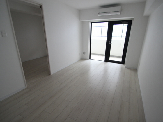 居室・リビング　※別部屋の写真です