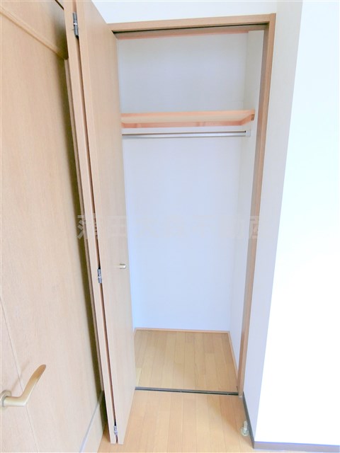 収納　洋室6.9帖の収納　クローゼット