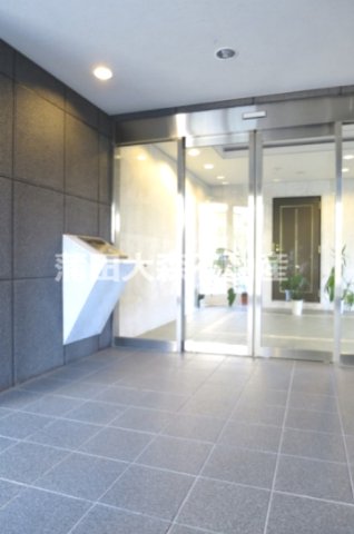 エントランス　オートロック宅配BOX付のエントランス