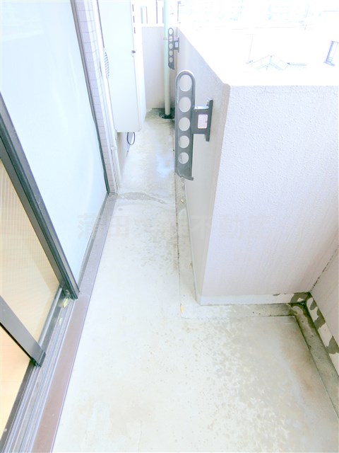 バルコニー　物干し金具付きのバルコニー