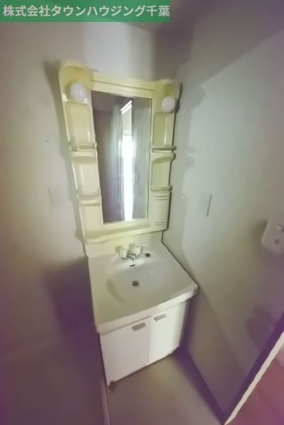 洗面設備　独立洗面台です