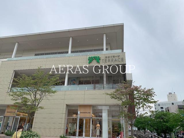 ショッピングセンター　たまプラーザ テラス（ショッピングセンター）まで879m