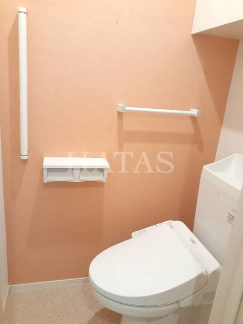 トイレ　同物件別部屋です