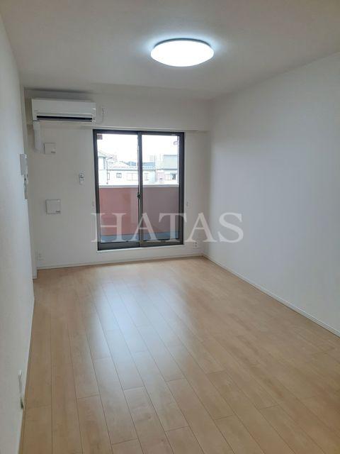 居室・リビング　同物件別部屋です