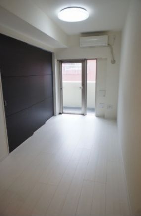 居室・リビング　こちらのリビングで趣味の時間をお楽しみください