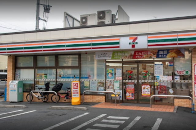 コンビニ　セブンイレブン横浜尻手3丁目店（コンビニ）まで442m